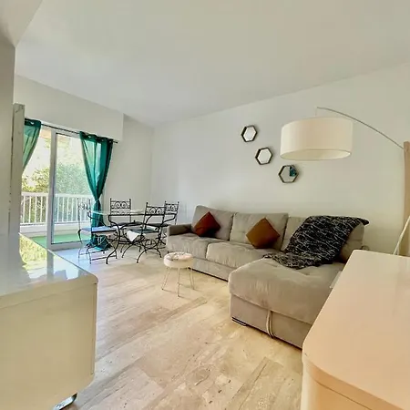 Standing Riviera Golf Apartment *
